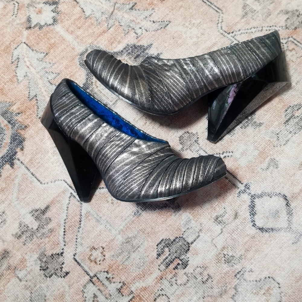 Irregular Choise Stylish Black and Silver Women's Heels - Picture 5 of 13